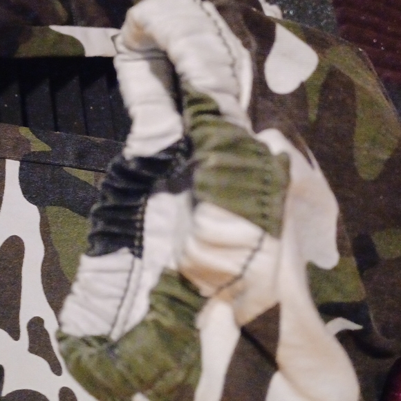 American Bazi camouflage Jean joggers,  size Large,  great condition - Picture 2 of 2